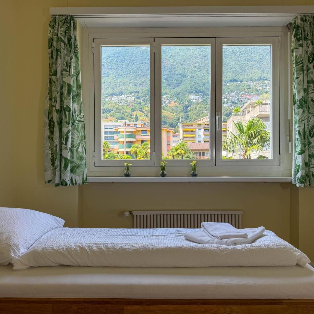 Image 20 - Moderne Ferienwohnung mit Seeblick, Pool & Balkon