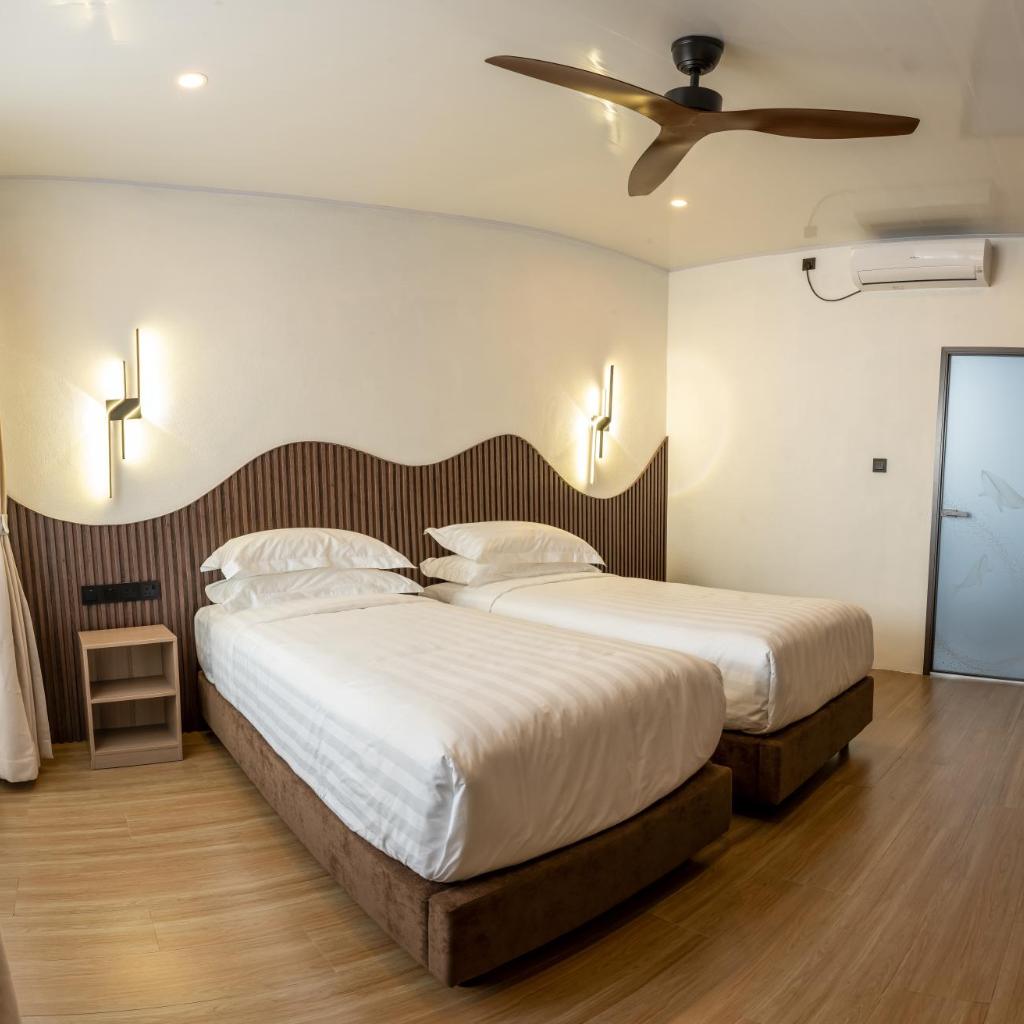Lagoon Dhigurah, photo 3
