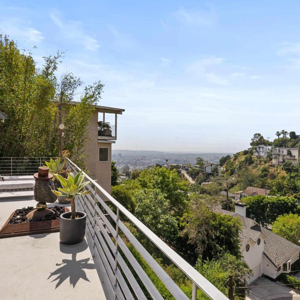 Photograph of Hollywood Hills 4BR City View Home by Colby and Conrad