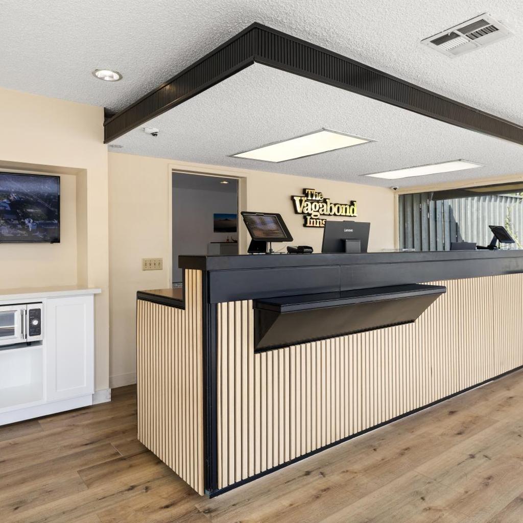 Photograph of Vagabond Inn Los Angeles at USC