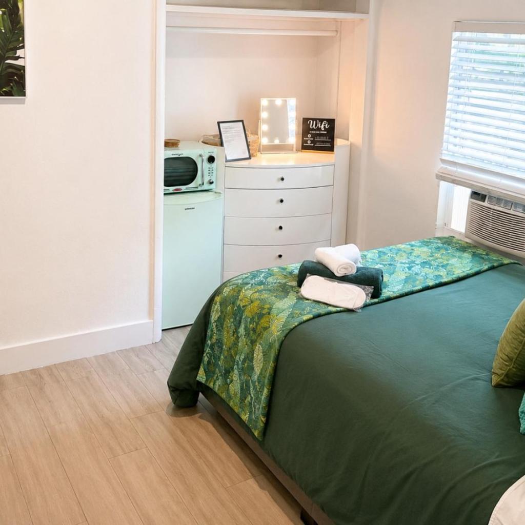 Photograph of House 2 Bedrooms plus CouchBed Best Location MIami Private Parking, Laundry, Storage for Luggage