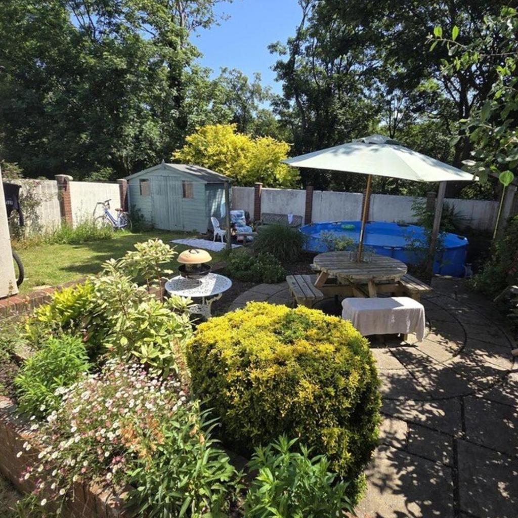Photograph of 1 Bed - Sleeps 2 plus child - Garden - Pets