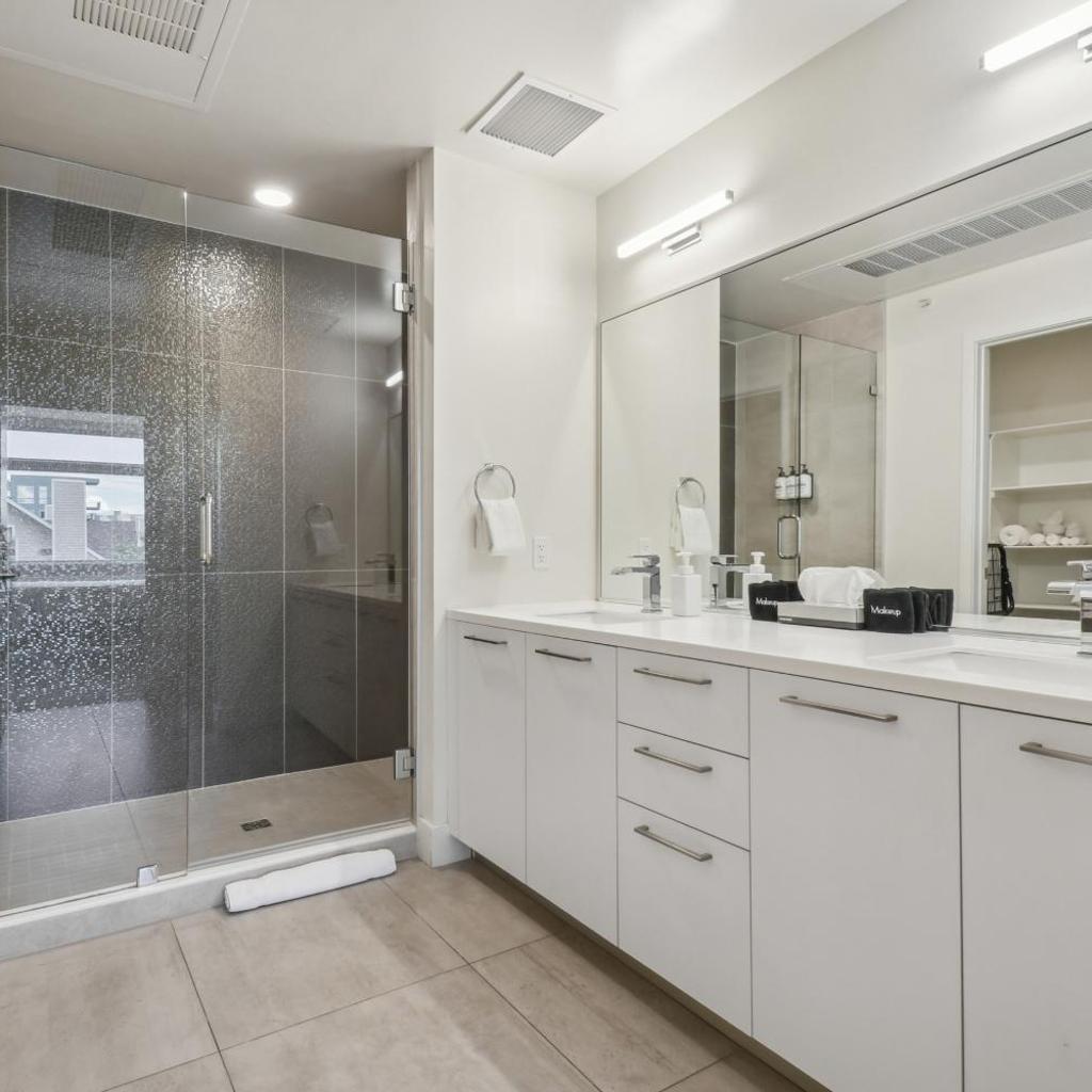 Photograph of Sleek & Chic Vibes | Spacious 2BR LoHi Loft | Rooftop