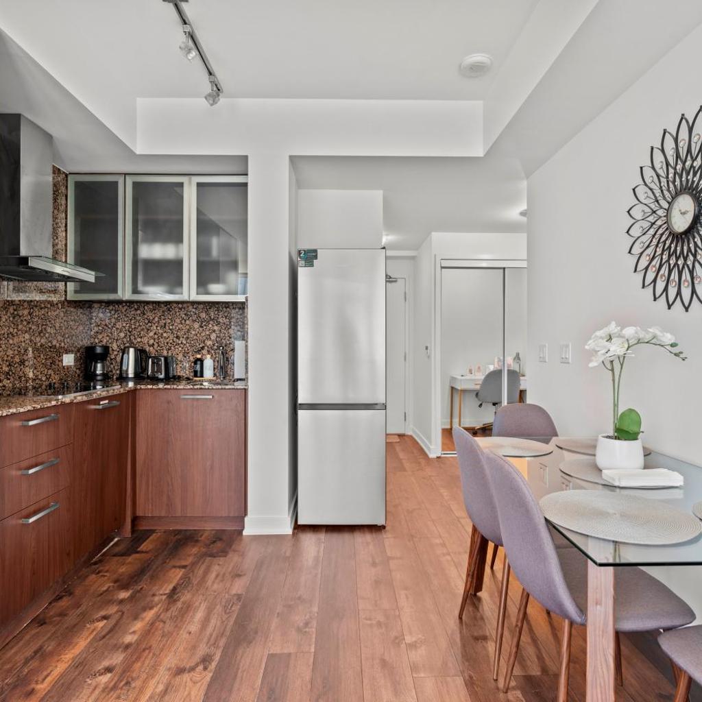 Photograph of Classy 1 Bedroom Condo in Downtown Toronto