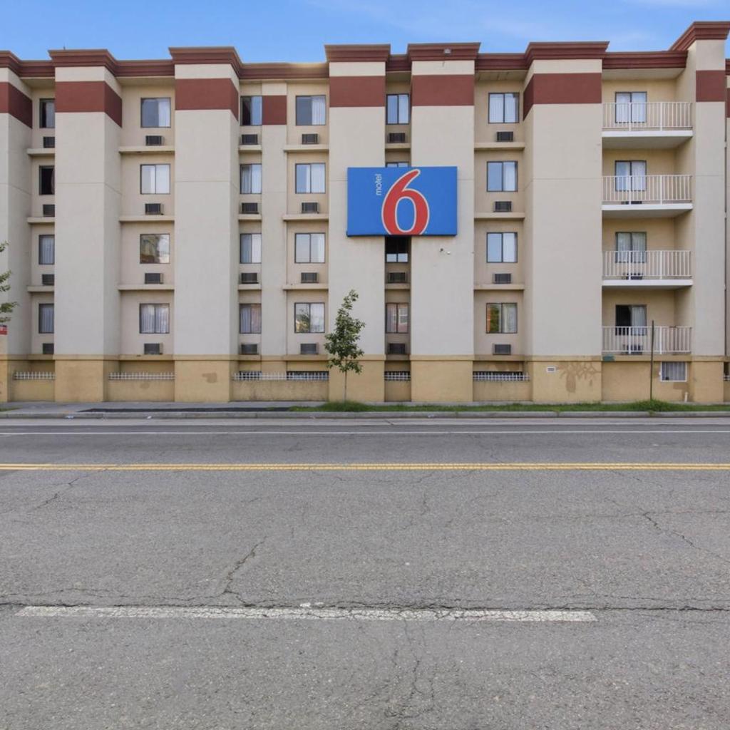 Photograph of Motel 6-Washington, DC