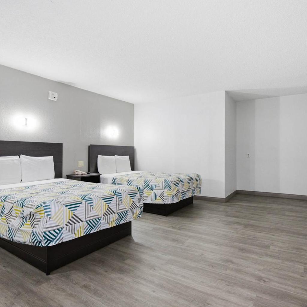 Photograph of Motel 6-Washington, DC