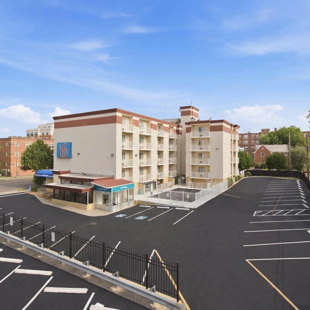 Photograph of Motel 6-Washington, DC