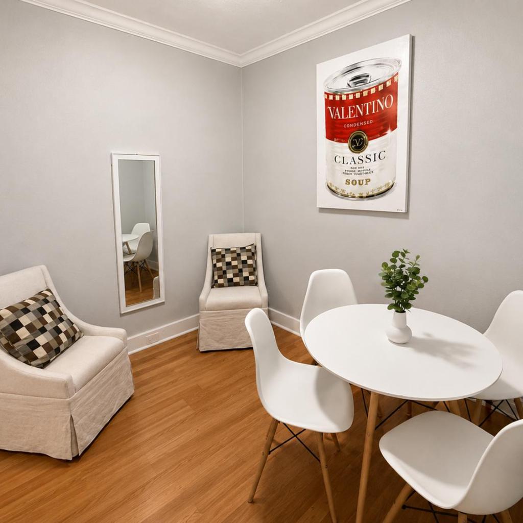 Photograph of Double Bed Studio - Downtown Houston