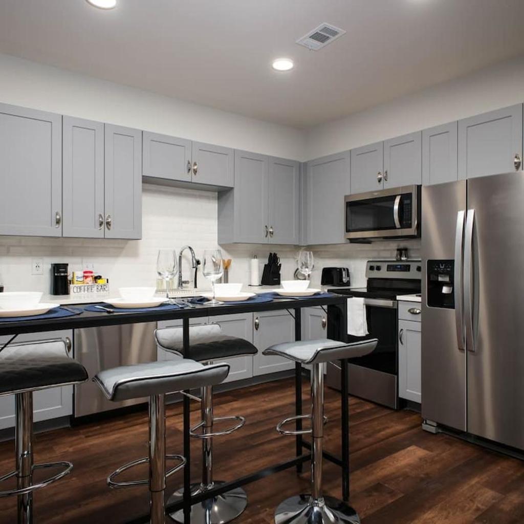 Photograph of Modern 2BR Getaway-w Parkng, Near Rvrwlk&Conv Ctr