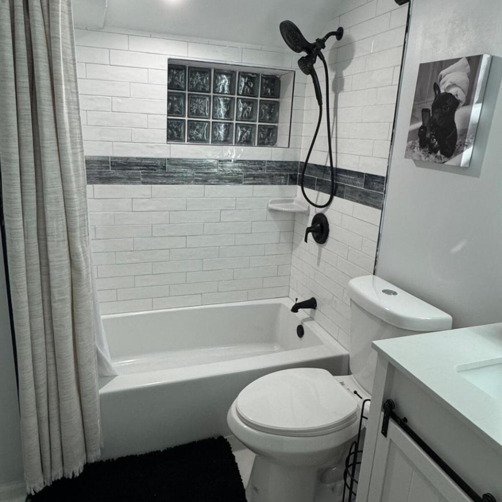 Photograph of Modern Deanwood Retreat - Fast Wi-Fi, Parking, Near Metro
