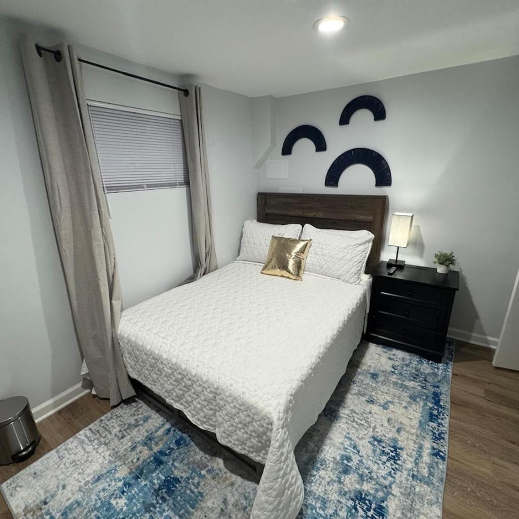 Photograph of Modern Deanwood Retreat - Fast Wi-Fi, Parking, Near Metro