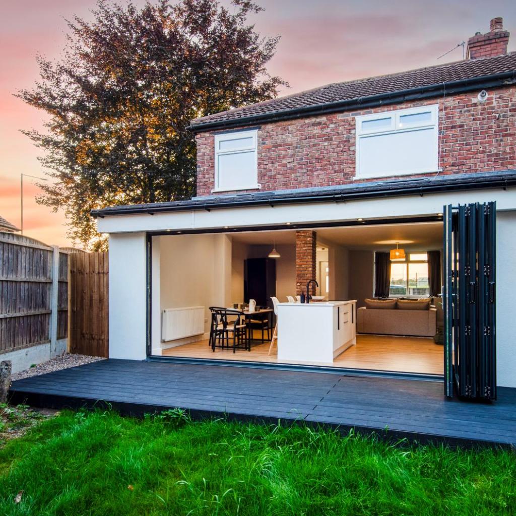 Photograph of Stunning 3 bedroom home in Manchester - Private Parking