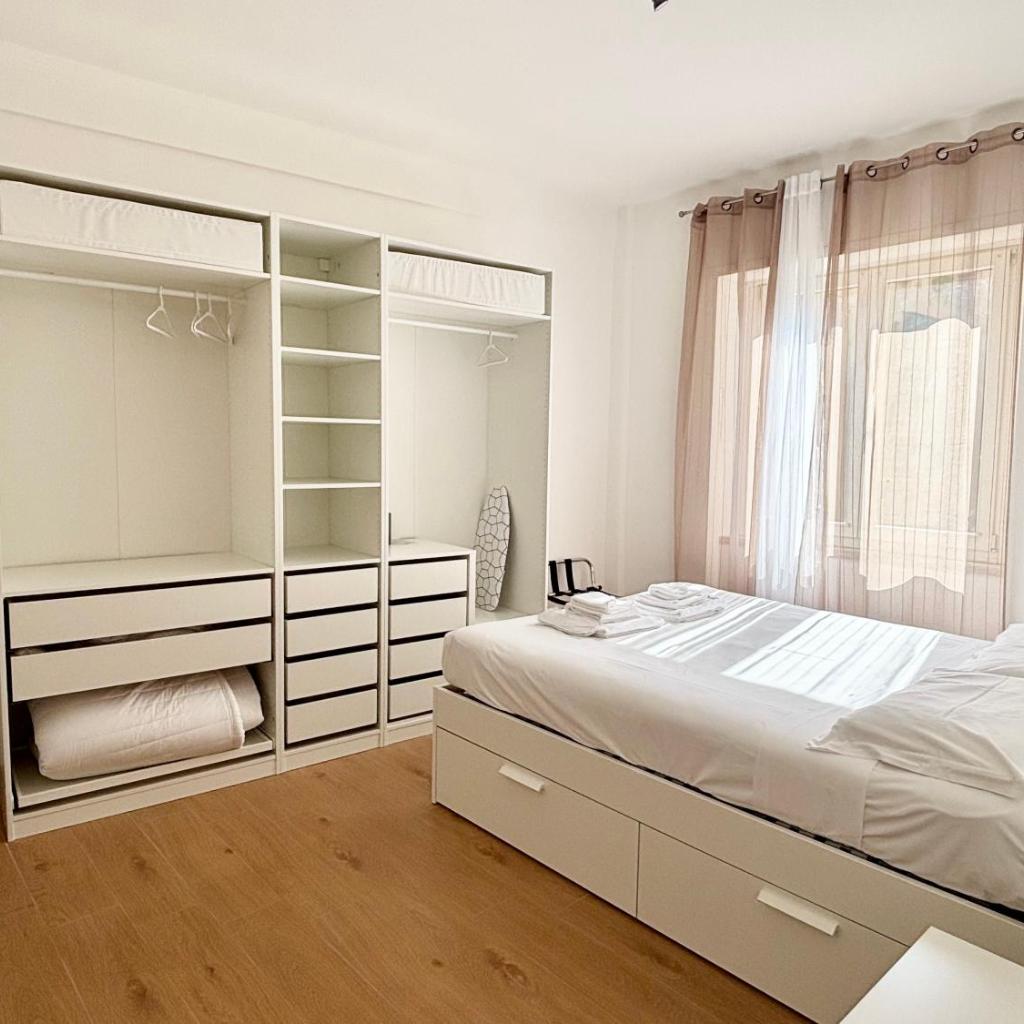 Photograph of Irnerio Prestige Suite in the Center by Synergy