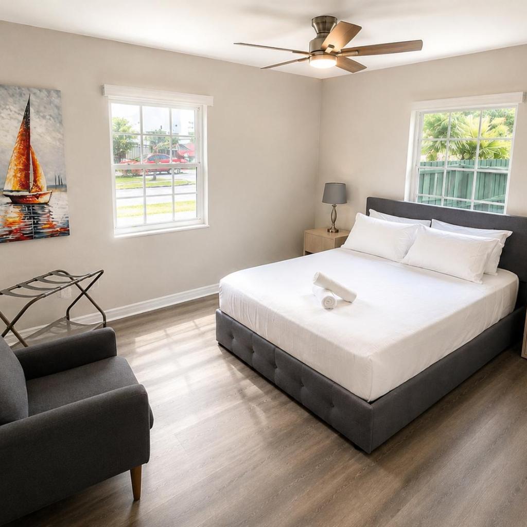 Photograph of Coconut Grove Area - Huge Yard - Sleeps 6