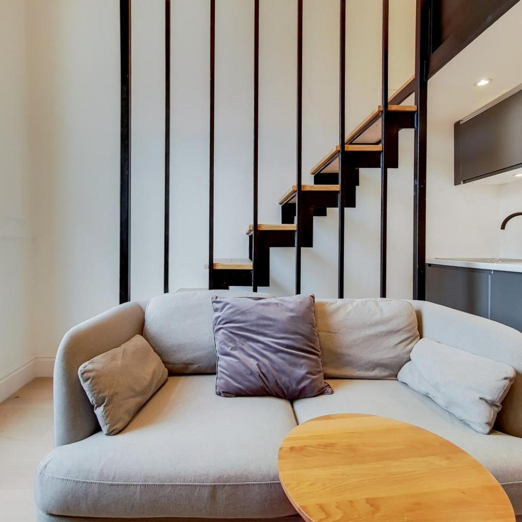 Photograph of Studio steps from Paddington - 07