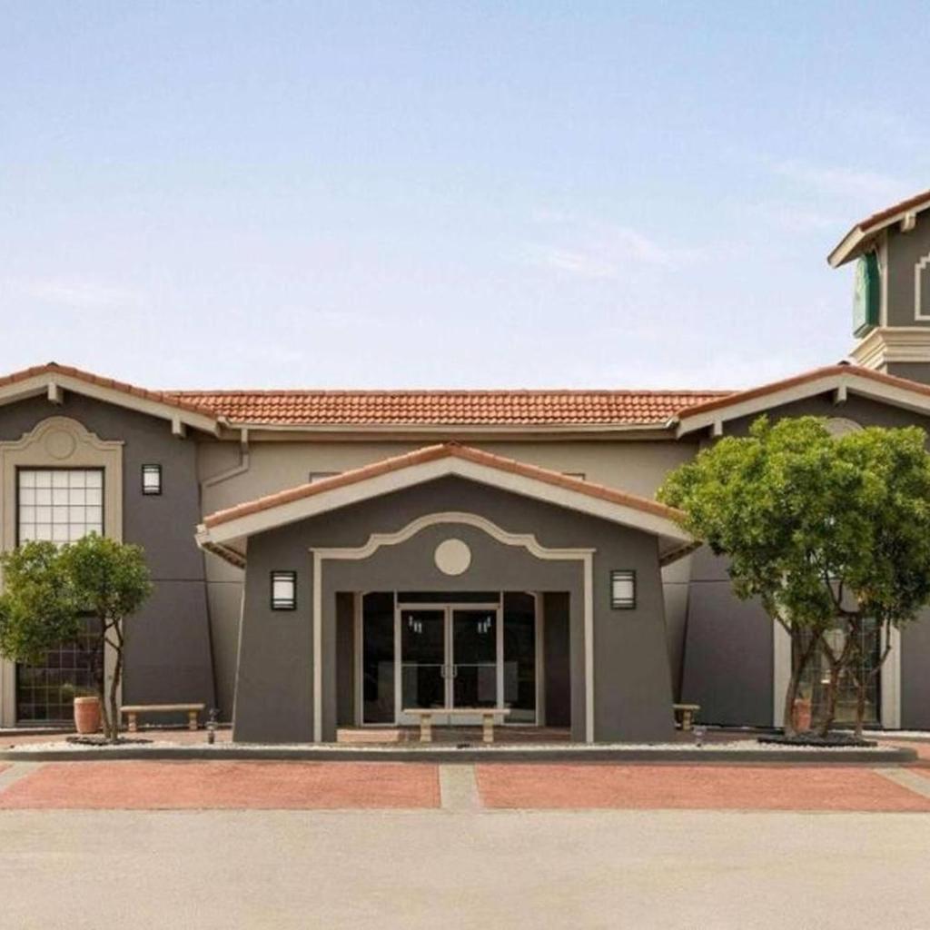 Photograph of La Quinta Inn By Wyndham IH-10 West San Antonio TX