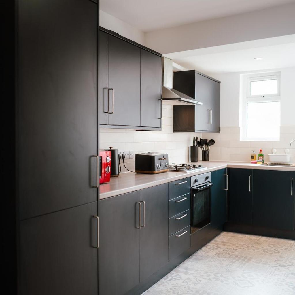 Photograph of Stylish 2BR 1BA Modern Home Sleeps 4 Plaistow, E13