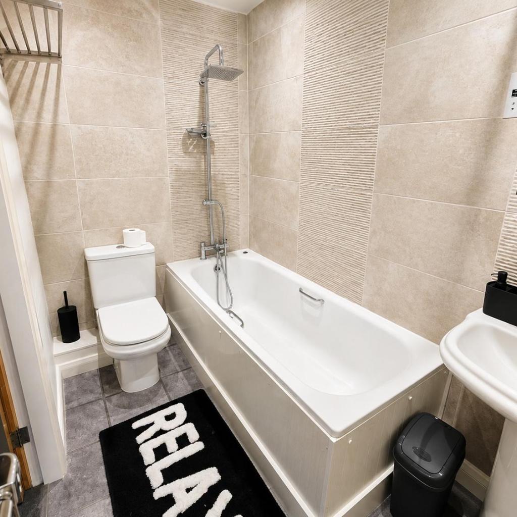 Photograph of Manchester 4 Bedroom property sleeps 7 Near Etihad and co op live