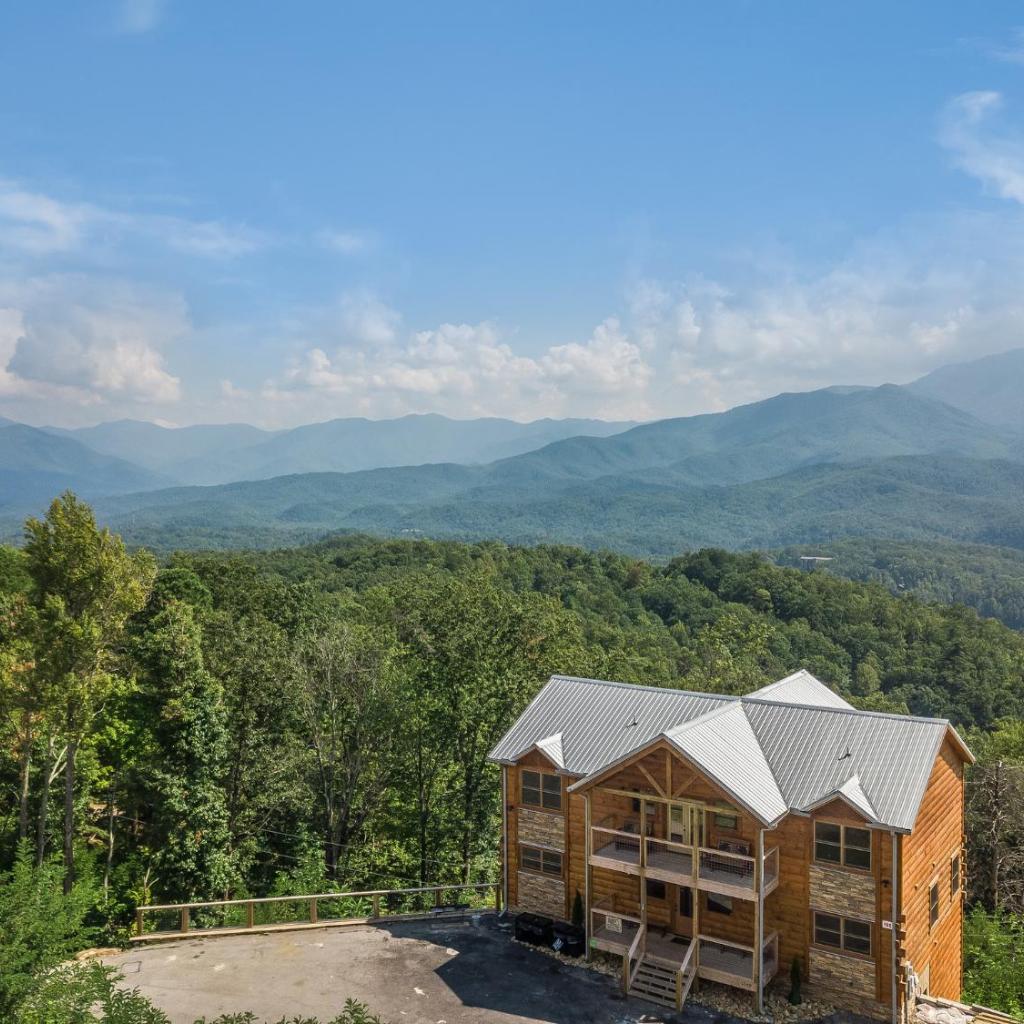 Photograph of Great Smoky Lodge