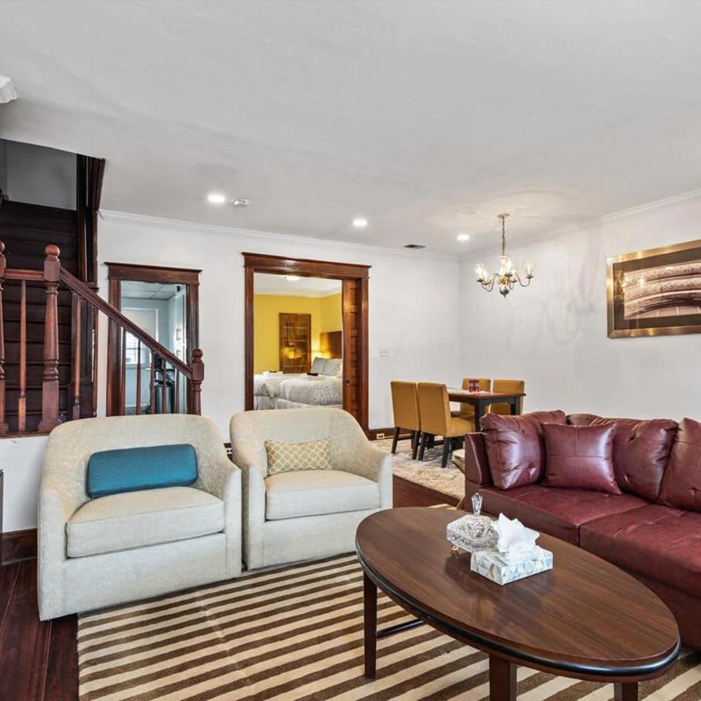 Photograph of Family & Group Trips to DC - 4-BR Close to METRO