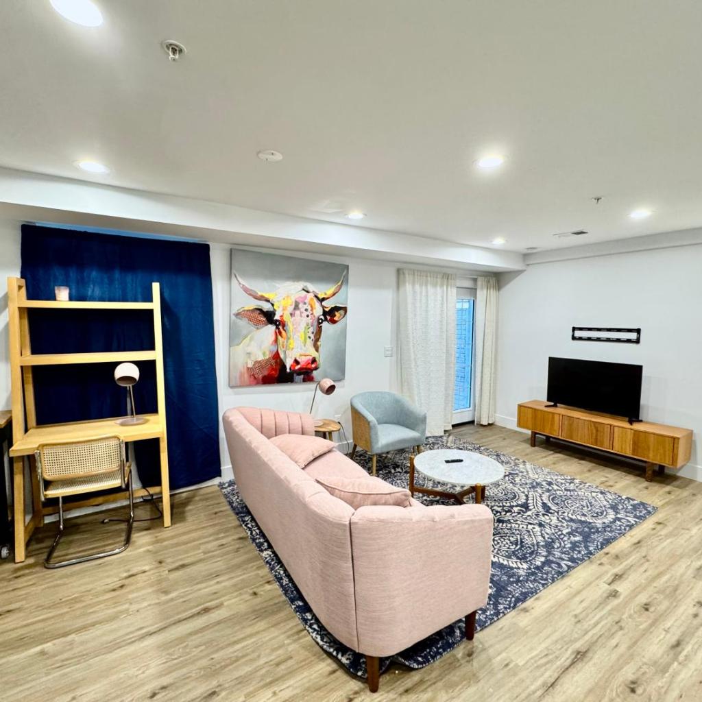 Photograph of Modern Cozy APT 2-Bedrooms with Easy Parking