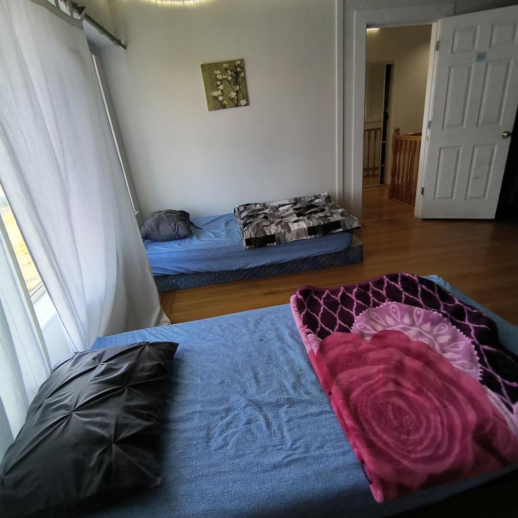 Photograph of Central Vancouver Guest House - Airport & Downtown 15 Min, Free Parking