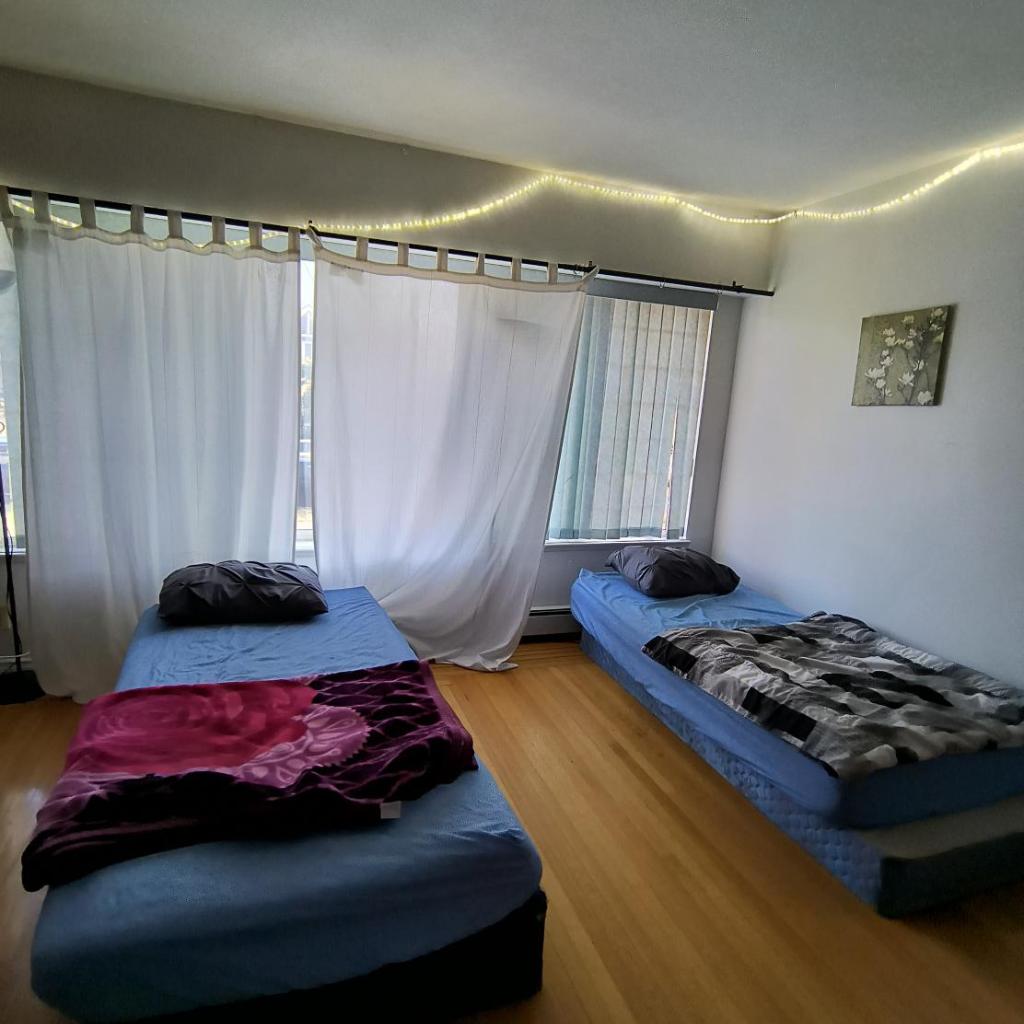 Photograph of Central Vancouver Guest House - Airport & Downtown 15 Min, Free Parking