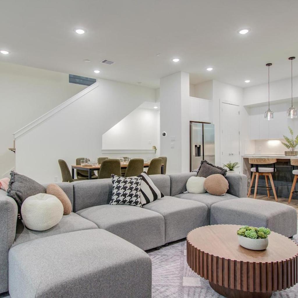 Photograph of Luxury Townhouse in Houston