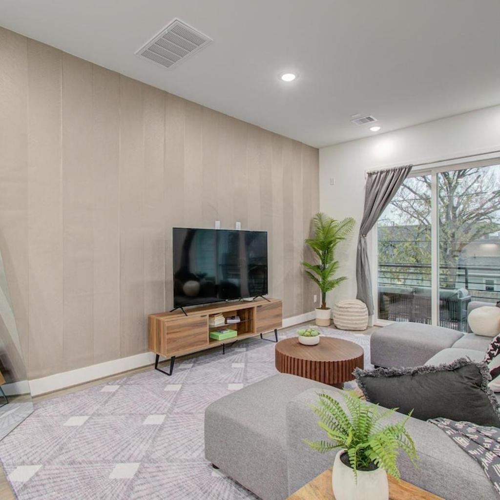 Photograph of Luxury Townhouse in Houston