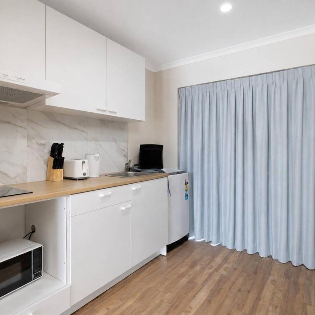 Photograph of Private Sunnybank Studio, Parking, Great Location