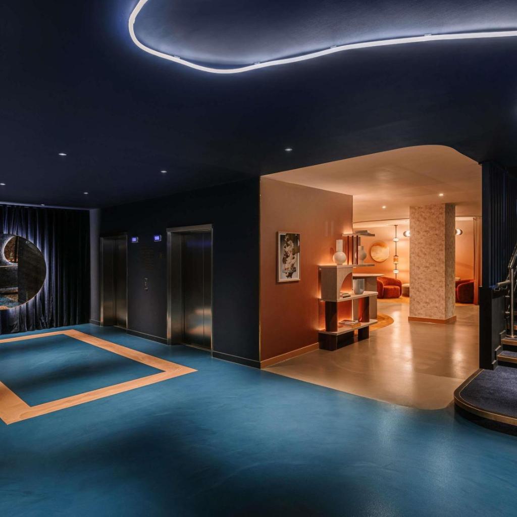 Photograph of Mercure London Earls Court