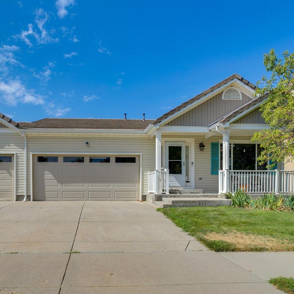 Photograph of Fenced Yard! Family Home on Golf Course in Denver