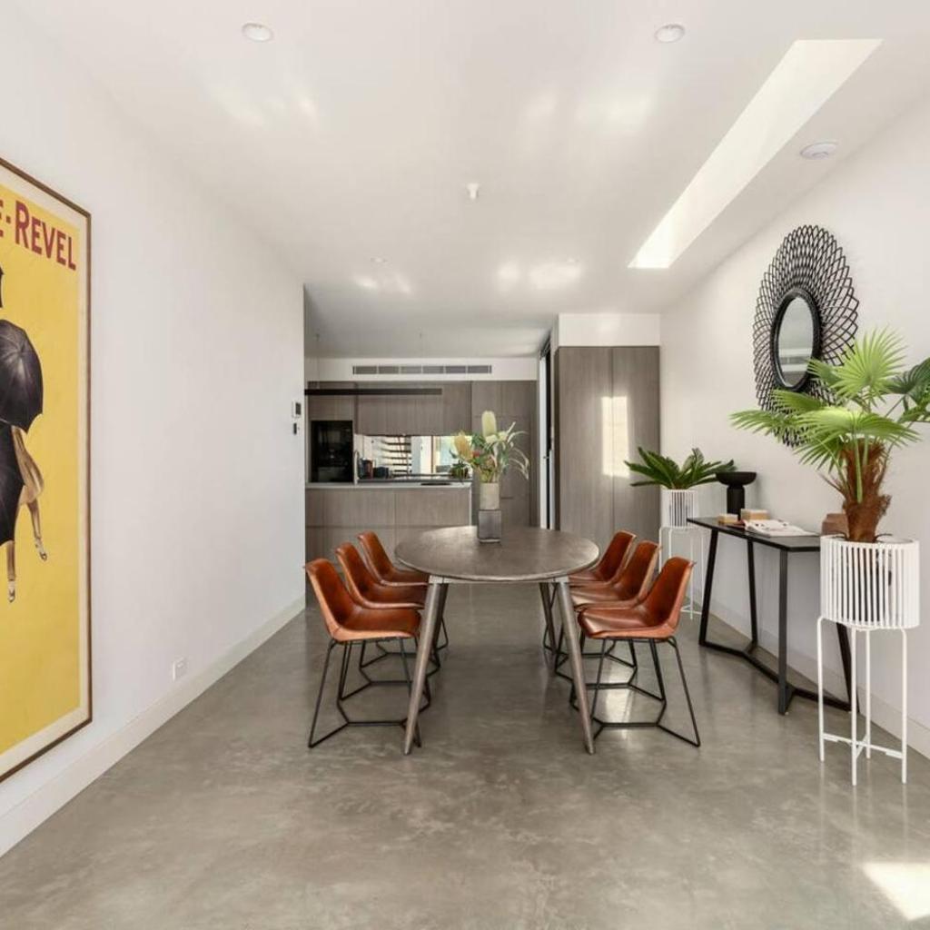Photograph of Modern Luxe 3BR 3Bath in South Yarra 400m Chapel St with Parking