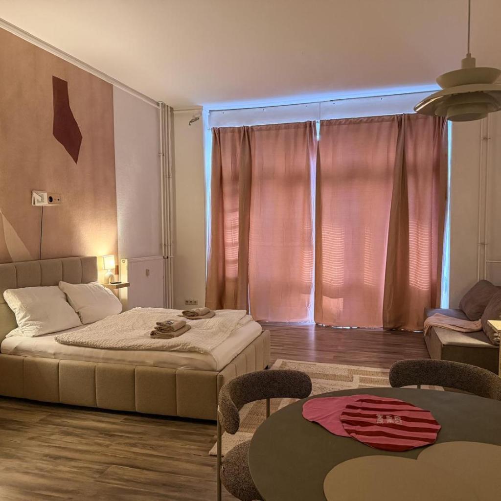 Photograph of Scandi Design for 5, high ceiling, beamer, central, family & pet friendly