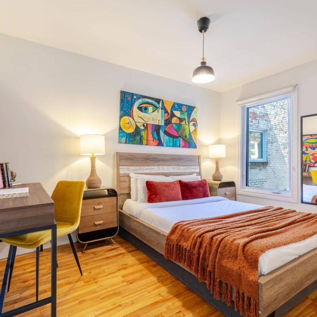 Photograph of Luminous 2BR – Prime Plateau Mont-Royal