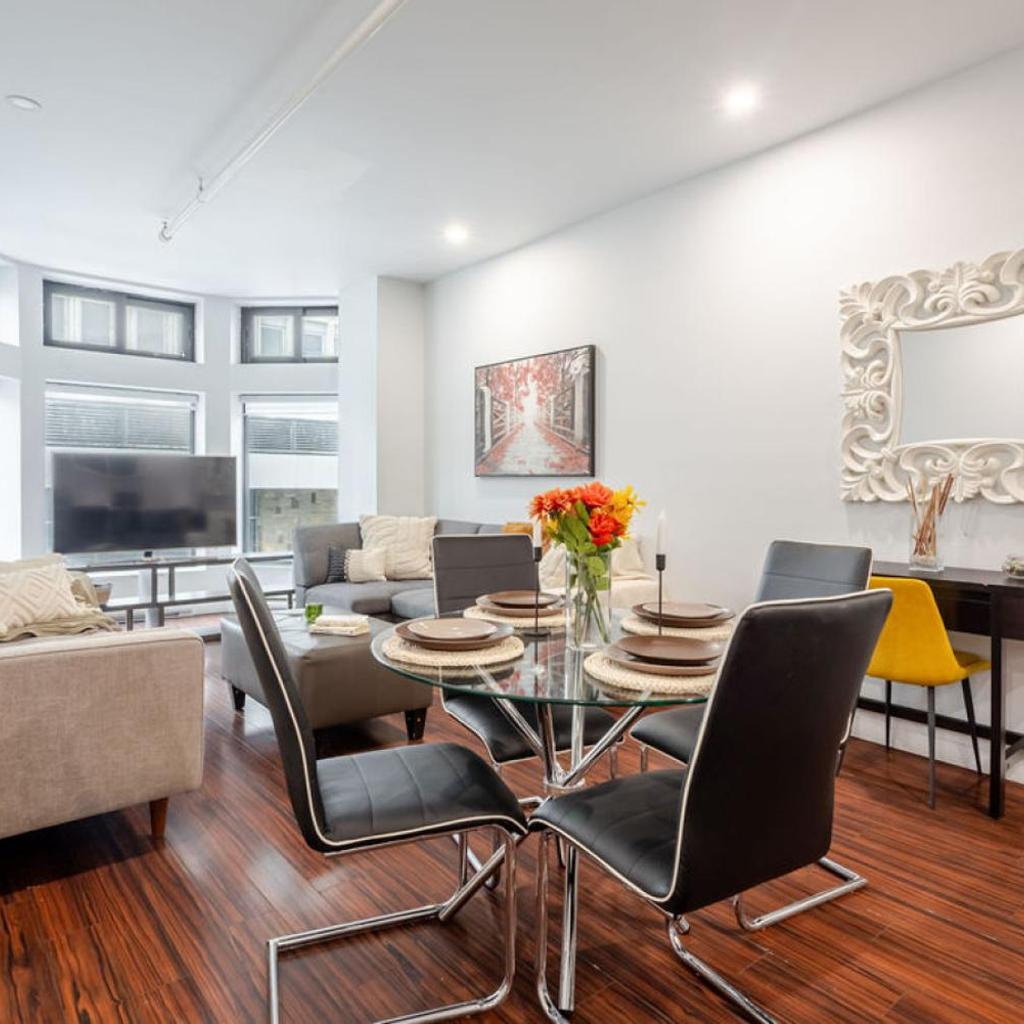 Photograph of Vibrant MTL Living – 1BDR in a Top Location