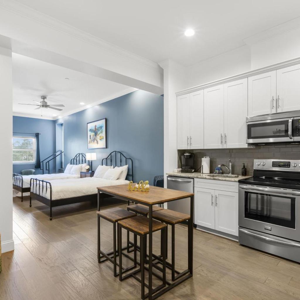 Photograph of Casa Ybor Apartments on 7th Ave