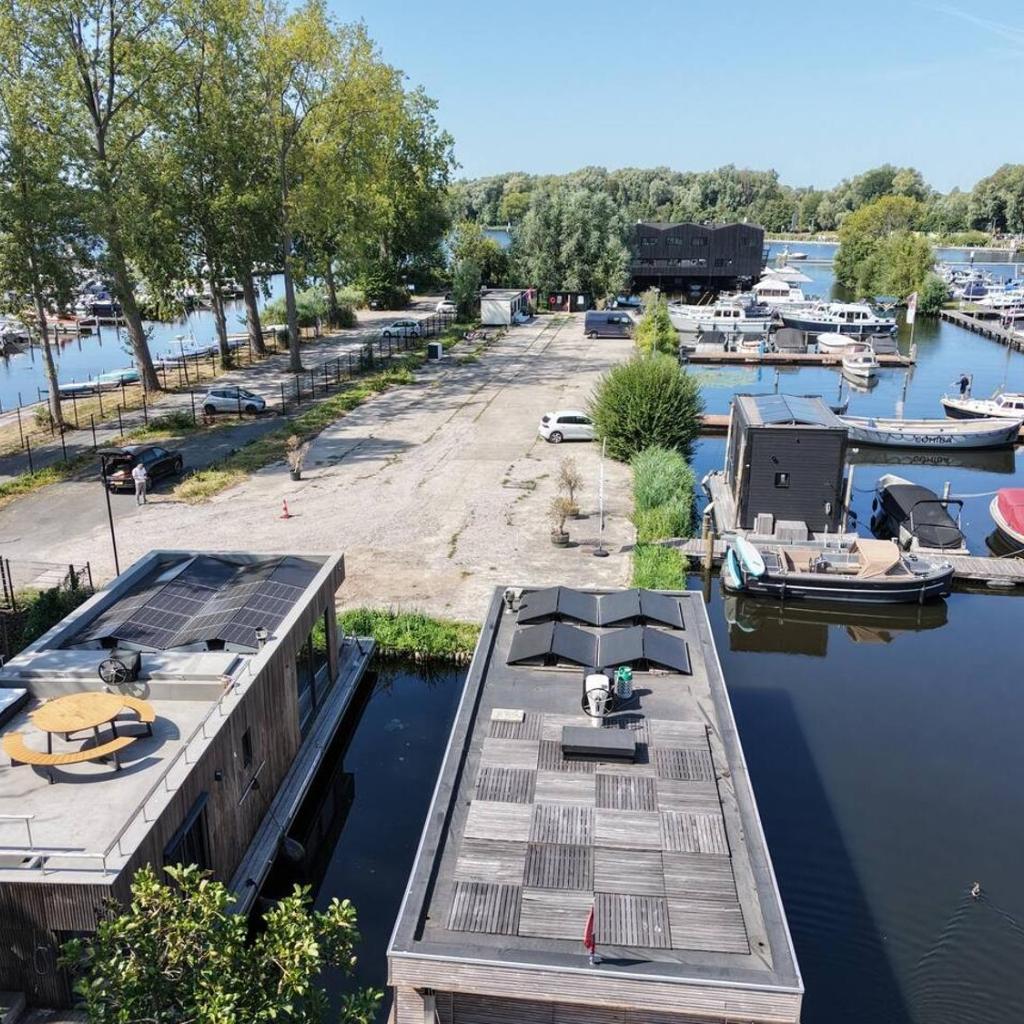 Photograph of Houseboat in Amsterdam 6-pax