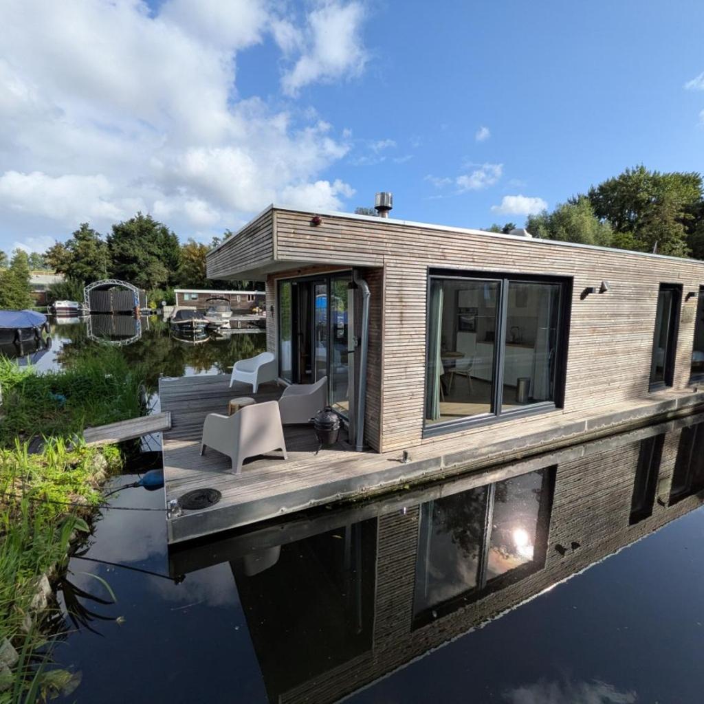 Photograph of Houseboat in Amsterdam 6-pax