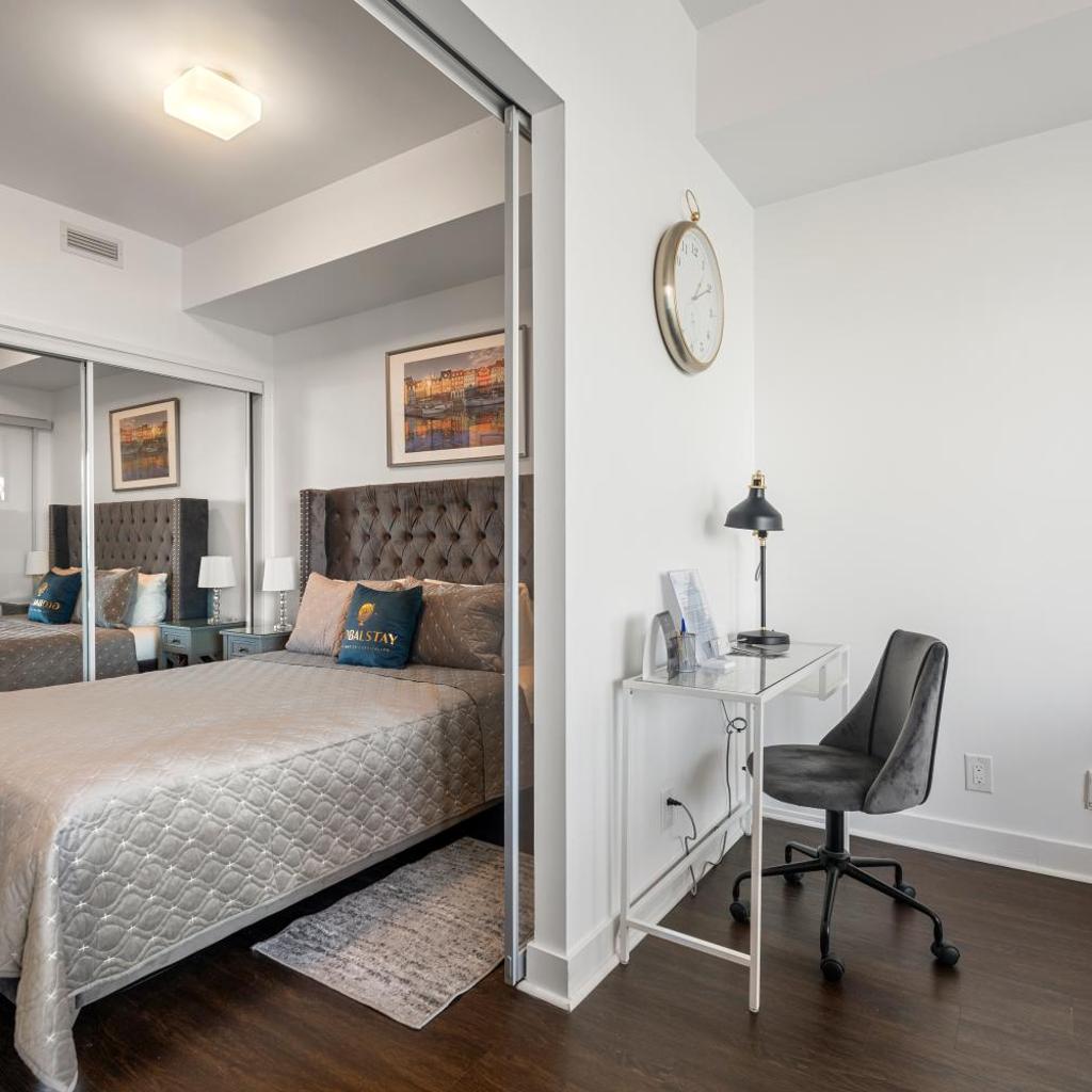 Photograph of 1 Bedroom & Den Condo Lake View in Toronto