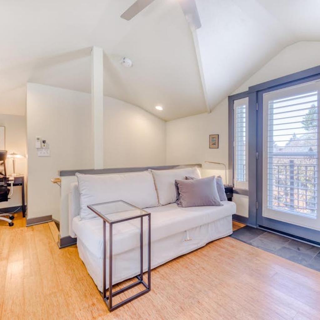 Photograph of Upscale NE Portland Guesthouse