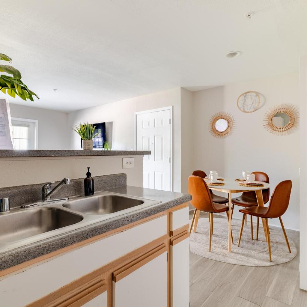 Photograph of Cool 2Bed 1Bath 5 min walk to NRG and Medical Center