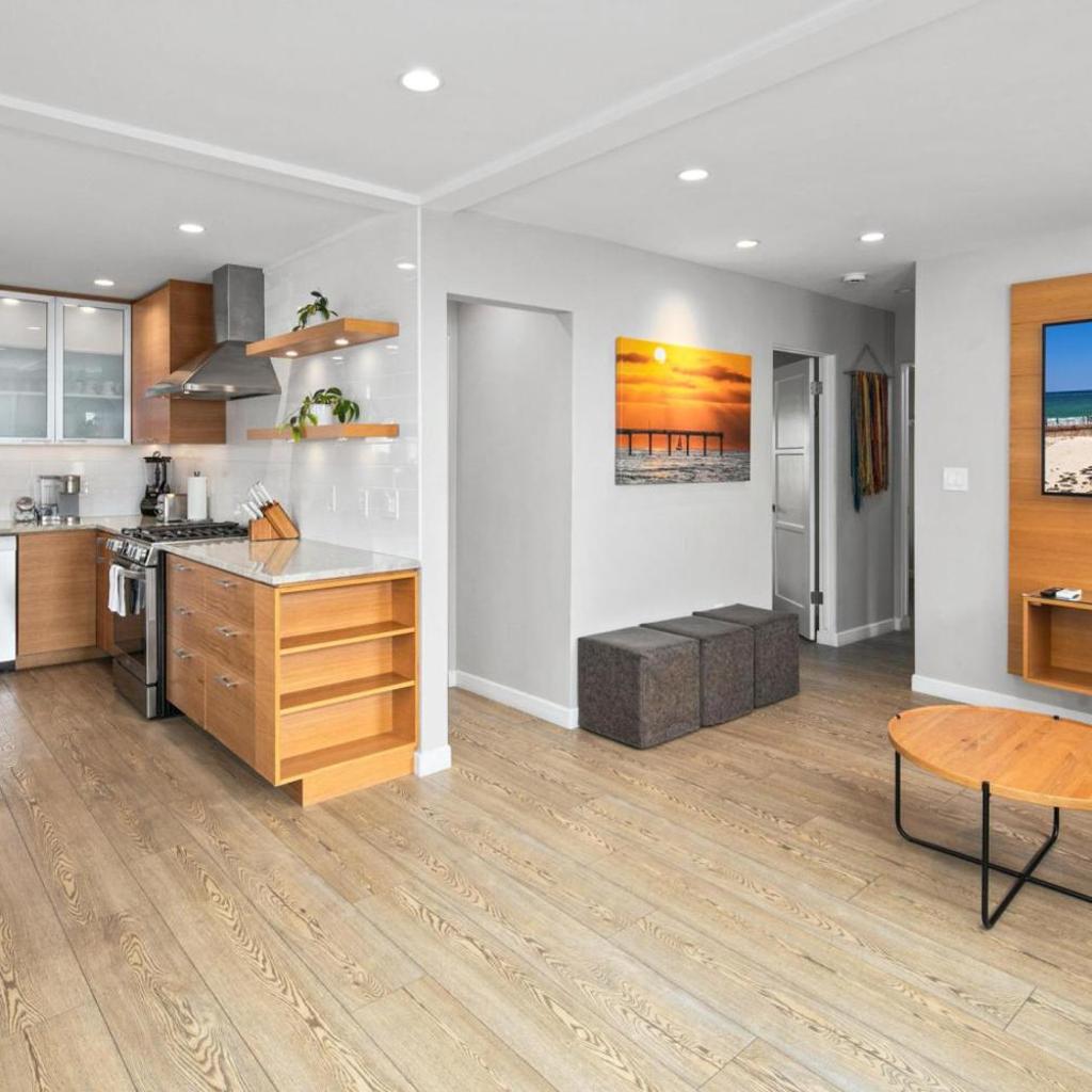 Photograph of Newly Renovated 3BR Modern Apt in Heart of Ocean Beach