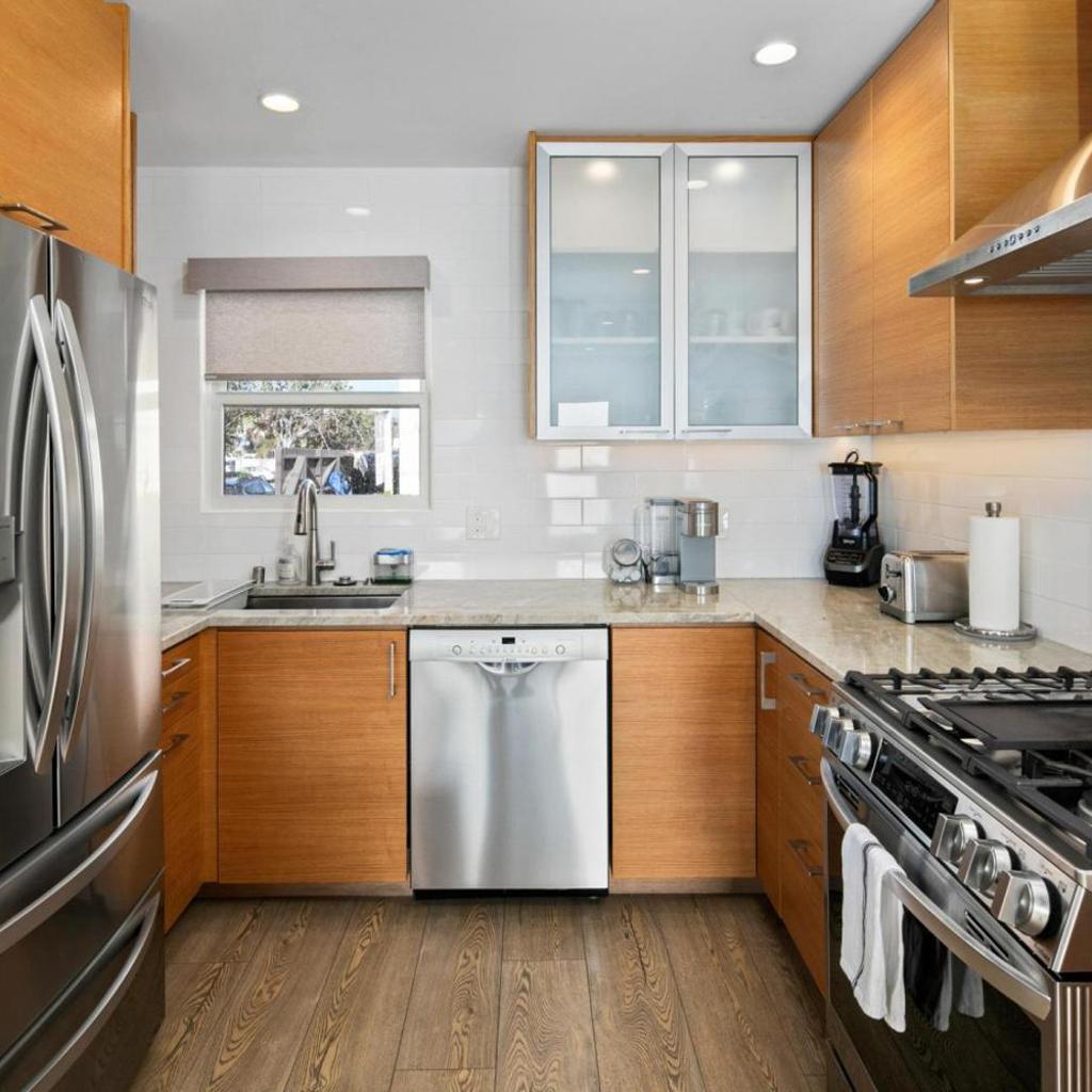 Photograph of Newly Renovated 3BR Modern Apt in Heart of Ocean Beach