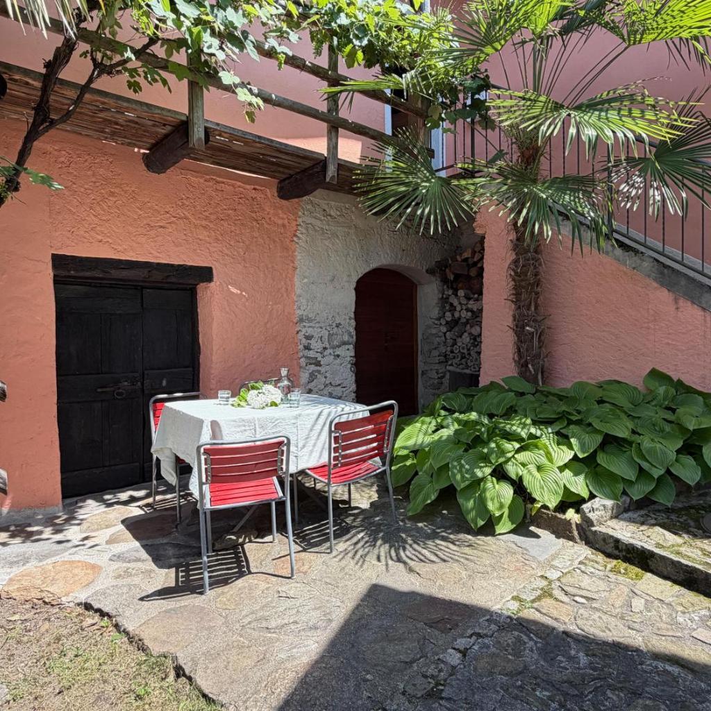 Image 0 - Casa Rosa
