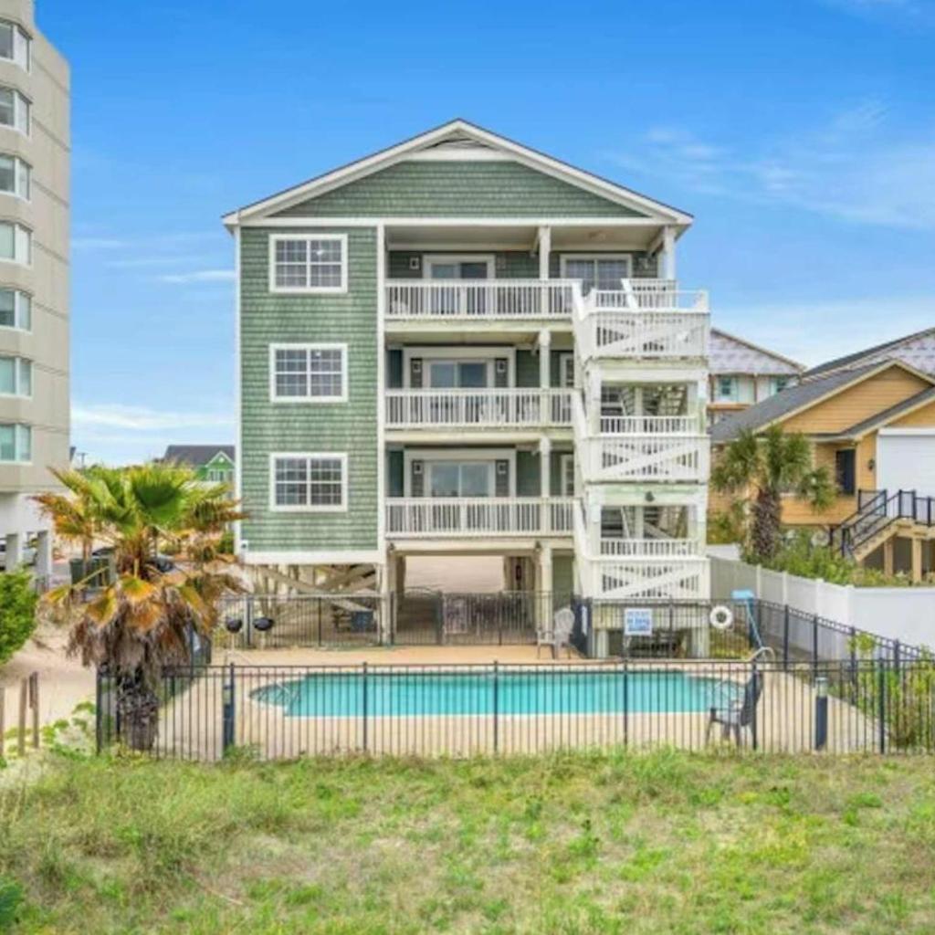 Photograph of Serenity is Yours Oceanfront Pool SP3