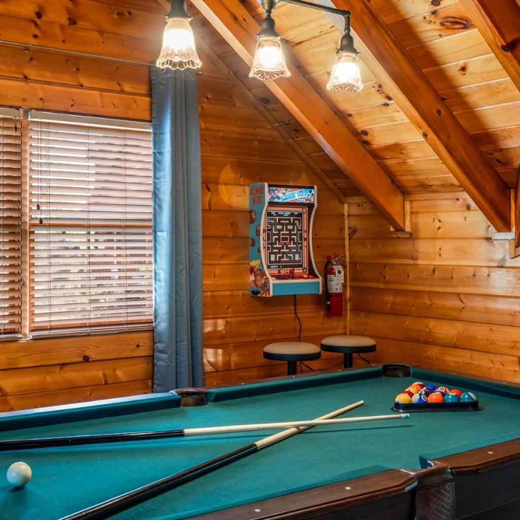 Photograph of Blackberry Cobbler- Romantic Hideaway, Hot Tub, Scenic Views, Dogs OK