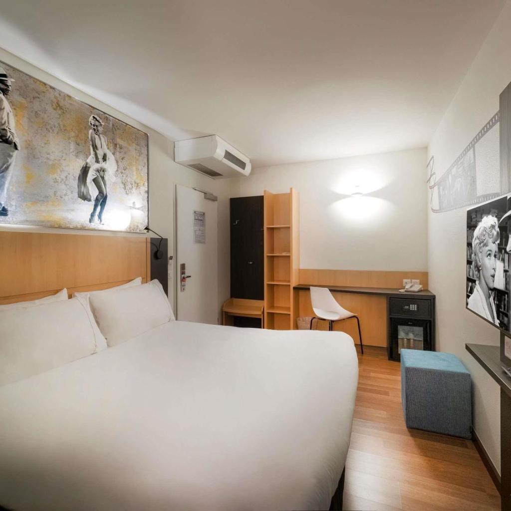 Image 18 - Ibis Locarno