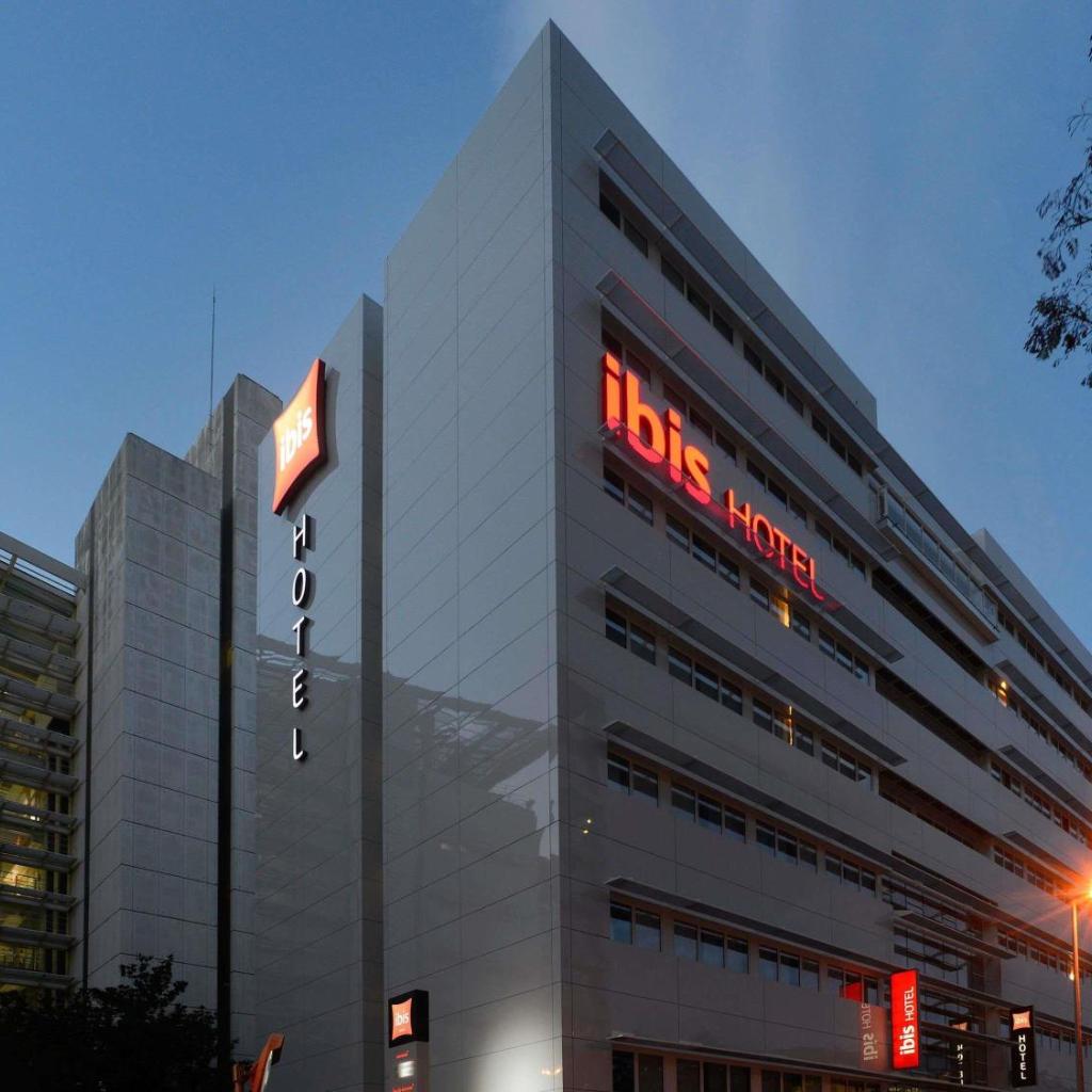 Photograph of Hotel Ibis Lisboa Parque das Nações