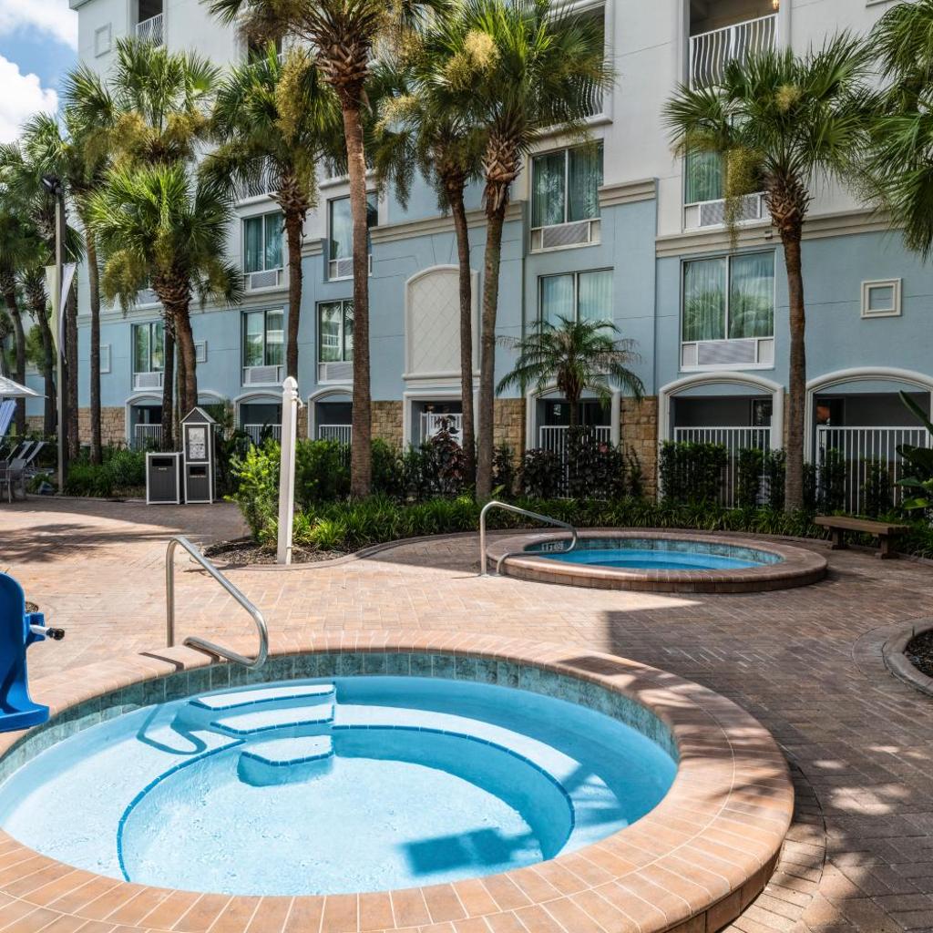 Photograph of Holiday Inn Resort Orlando - Lake Buena Vista by IHG